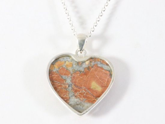 Hartvormige zilveren hanger met rode koperturkoois aan ketting afbeelding 3