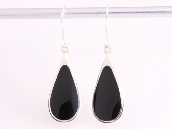 Grote druppelvormige zilveren oorbellen met onyx afbeelding 4