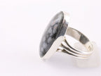 Grote ovale zilveren ring met sneeuwvlok obsidiaan afbeelding 2