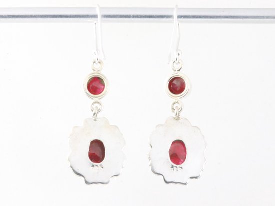 Lange bewerkte zilveren oorbellen met robijn afbeelding 3