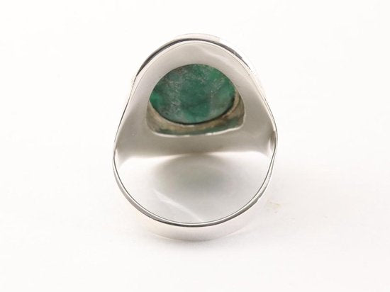 Bewerkte zilveren ring met smaragd afbeelding 3