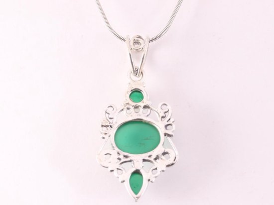 Opengewerkte zilveren hanger met groene onyx aan ketting afbeelding 3