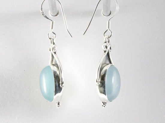 Bewerkte zilveren oorbellen met aqua chalcedoon afbeelding 2