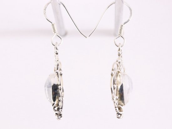 Opengewerkte zilveren oorbellen met regenboog maansteen afbeelding 2