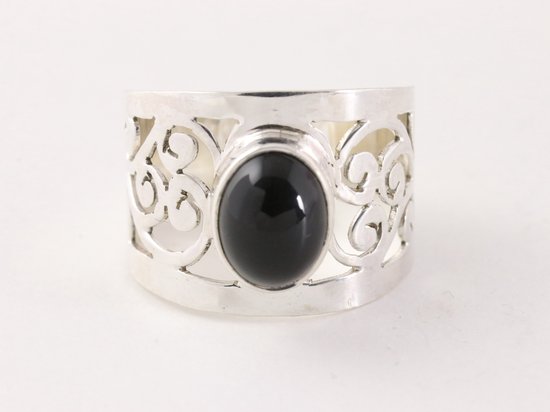 Opengewerkte zilveren ring met onyx afbeelding 4