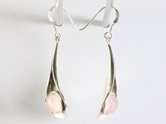 Lange druppelvormige zilveren oorbellen met rozenkwarts afbeelding 2