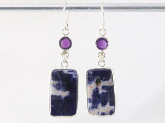 Lange zilveren oorbellen met sodaliet en amethist afbeelding 3