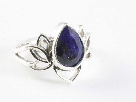 Opengewerkte zilveren lotus bloem ring met blauwe saffier afbeelding 1