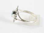 Fijne bewerkte zilveren ring met blauwe topaas afbeelding 2