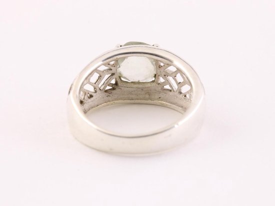 Opengewerkte zilveren ring met groene amethist afbeelding 3