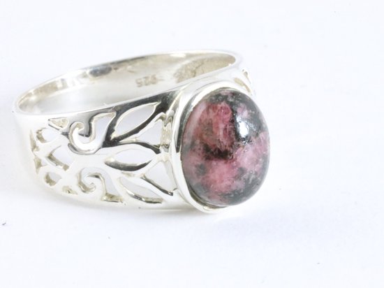 Opengewerkte zilveren ring met rhodoniet afbeelding 1