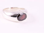 Hoogglans zilveren ring met granaat afbeelding 1
