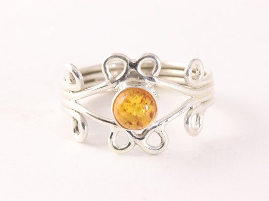 Fijne opengewerkte zilveren ring met amber afbeelding 4