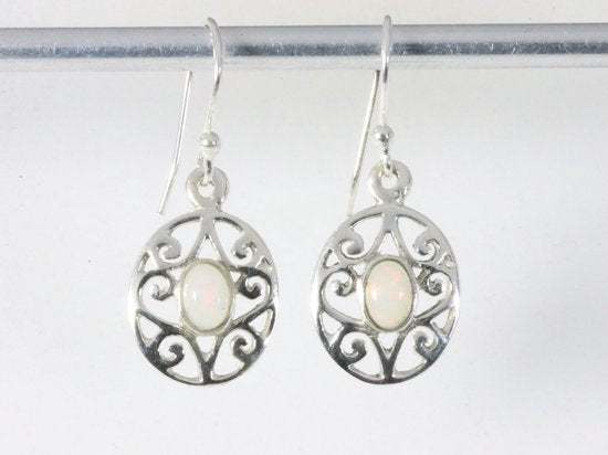 Fijne opengewerkte zilveren oorbellen met Ethiopische opaal afbeelding 3