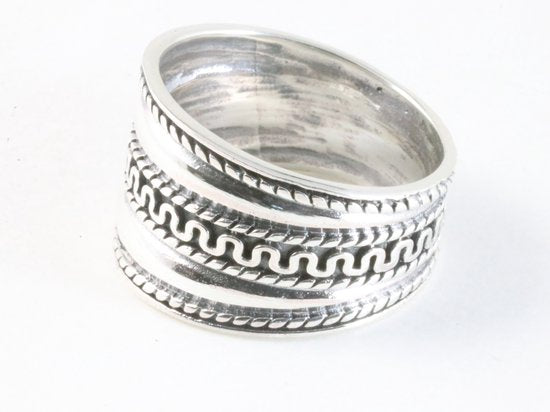 Brede zilveren ring met meander gravering en kabelpatronen afbeelding 2