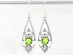 Lange opengewerkte zilveren oorbellen met peridoot afbeelding 3