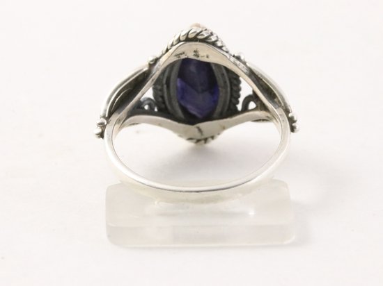 Fijne bewerkte zilveren ring met blauwe saffier afbeelding 3