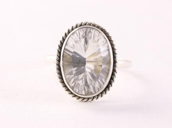 Bewerkte zilveren ring met bergkristal afbeelding 4