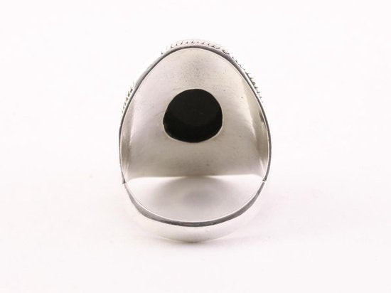 Bewerkte zilveren ring met onyx afbeelding 3