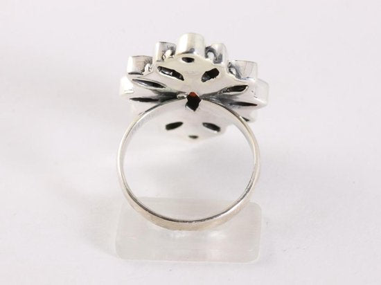 Zilveren ring met granaat stenen afbeelding 3