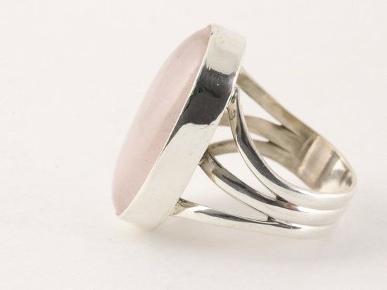 Grote ovale zilveren ring met rozenkwarts afbeelding 2