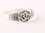 Fijne zilveren ring met ohm teken afbeelding 1
