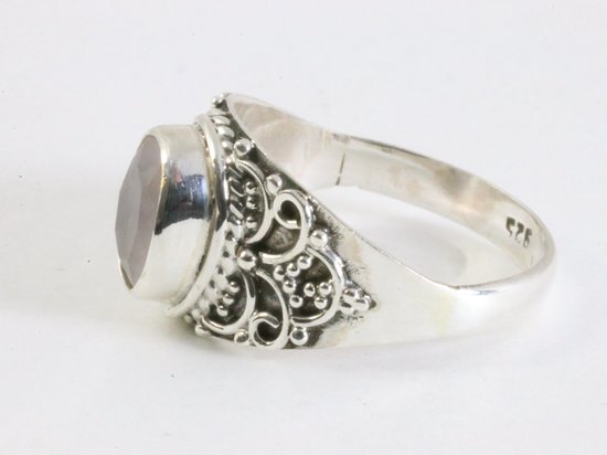 Bewerkte zilveren ring met rozenkwarts afbeelding 2