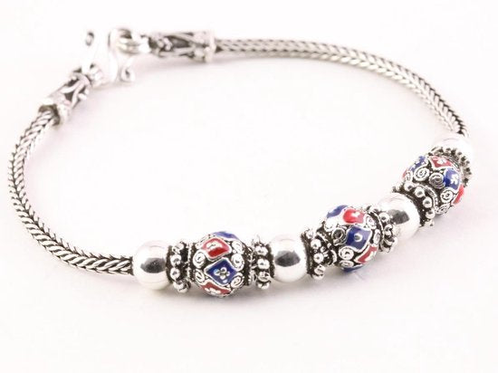 Zilveren armband met emaille bewerkte kralen afbeelding 2