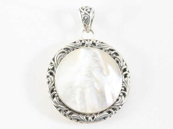 Traditionele bewerkte ronde zilveren hanger met parelmoer afbeelding 4