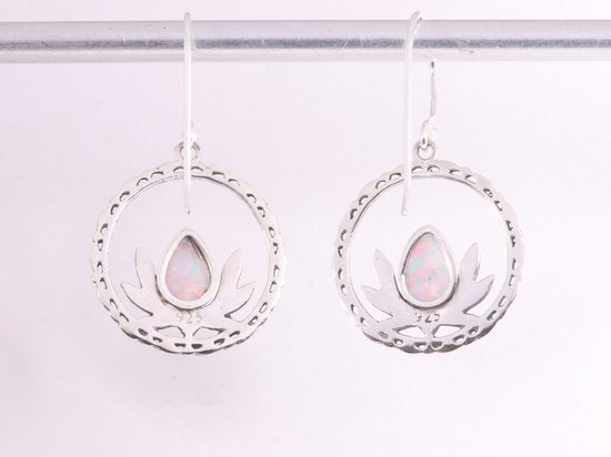 Ronde opengewerkte zilveren lotus oorbellen met welo opaal afbeelding 3