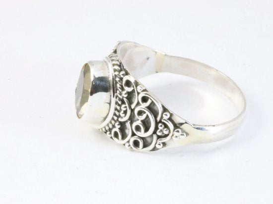 Bewerkte zilveren ring met citrien afbeelding 2