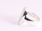 Ovale hoogglans zilveren ring met welo opaal afbeelding 2