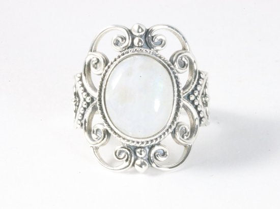 Opengewerkte zilveren ring met regenboog maansteen afbeelding 4