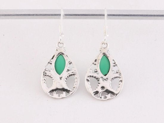 Opengewerkte zilveren oorbellen met groene onyx afbeelding 3