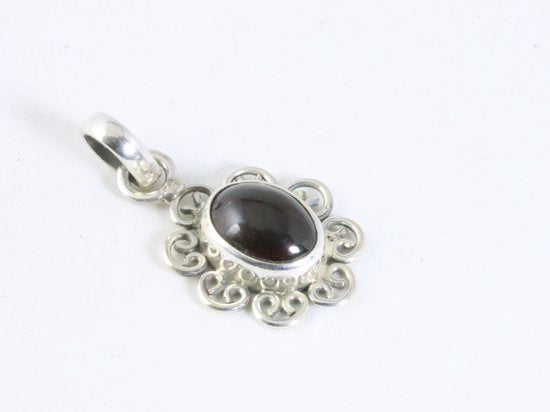 Fijne opengewerkte zilveren hanger met granaat afbeelding 2