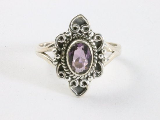 Fijne bewerkte zilveren ring met amethist afbeelding 4