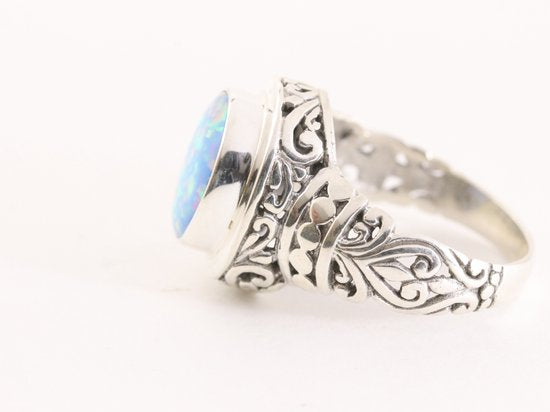 Traditionele bewerkte zilveren ring met Australische opaal afbeelding 2