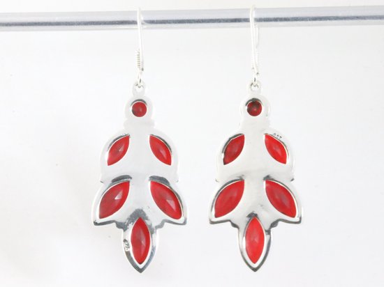 Lange zilveren oorbellen met robijn afbeelding 3