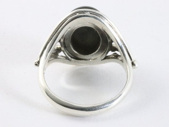 Bewerkte zilveren ring met onyx afbeelding 3