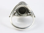 Bewerkte zilveren ring met onyx afbeelding 3