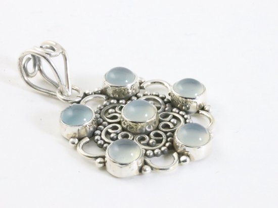 Opengewerkte zilveren hanger met aqua chalcedoon afbeelding 2