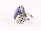 Bewerkte zilveren ring met blauwe saffier afbeelding 2