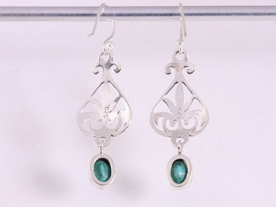 Lange opengewerkte zilveren oorbellen met granaat afbeelding 3