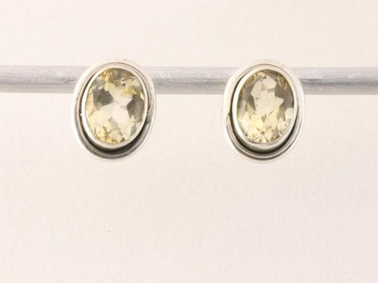 Fijne ovale zilveren oorstekers met citrien afbeelding 1