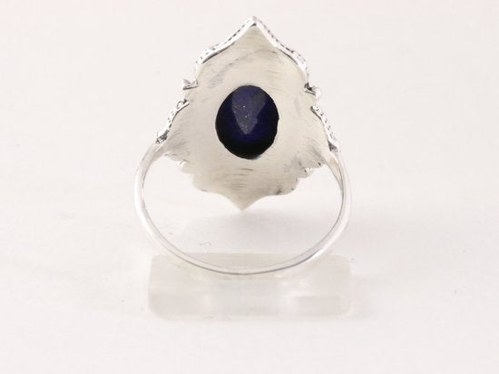 Bewerkte zilveren ring met gefacetteerde lapis lazuli afbeelding 3