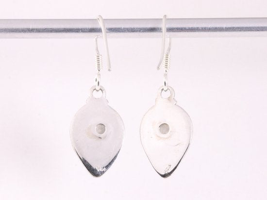 Fijne bewerkte zilveren oorbellen met regenboog maansteen afbeelding 3