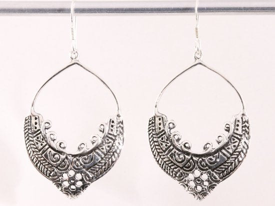 Traditionele bewerkte lange zilveren oorbellen afbeelding 4