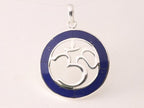 Ronde zilveren hanger met ohm teken en lapis lazuli afbeelding 4