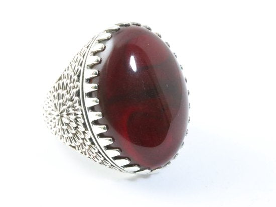 Zware bewerkte zilveren ring met granaat afbeelding 1