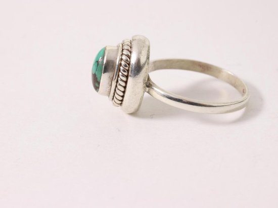 Bewerkte zilveren ring met groene turkoois afbeelding 3